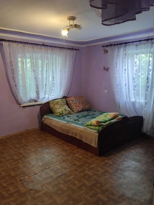 будинок у центрі с.Гніздичне Тернопільського району