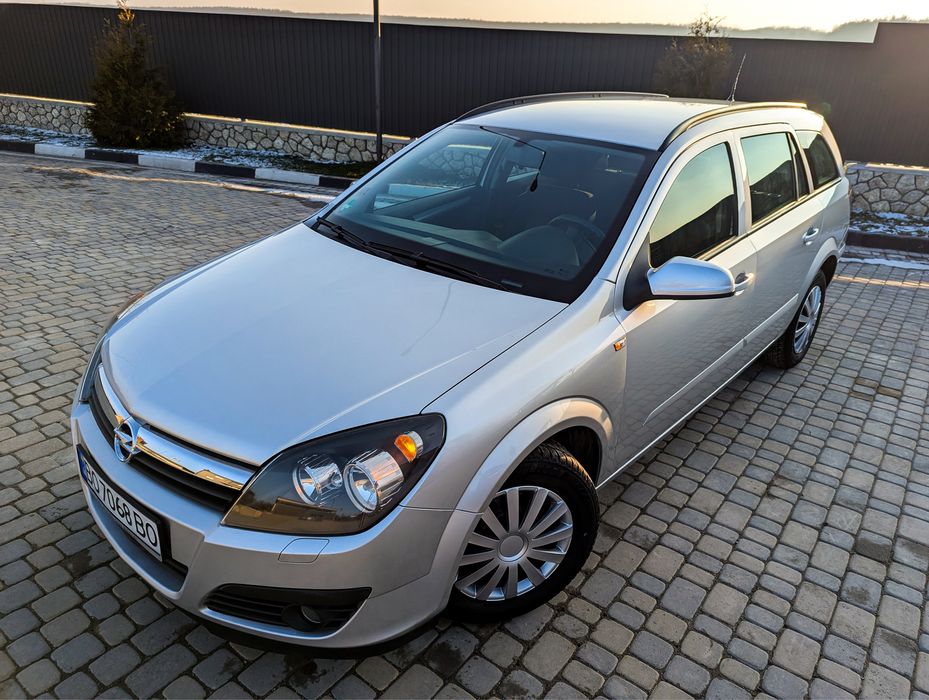 Опель астра h.