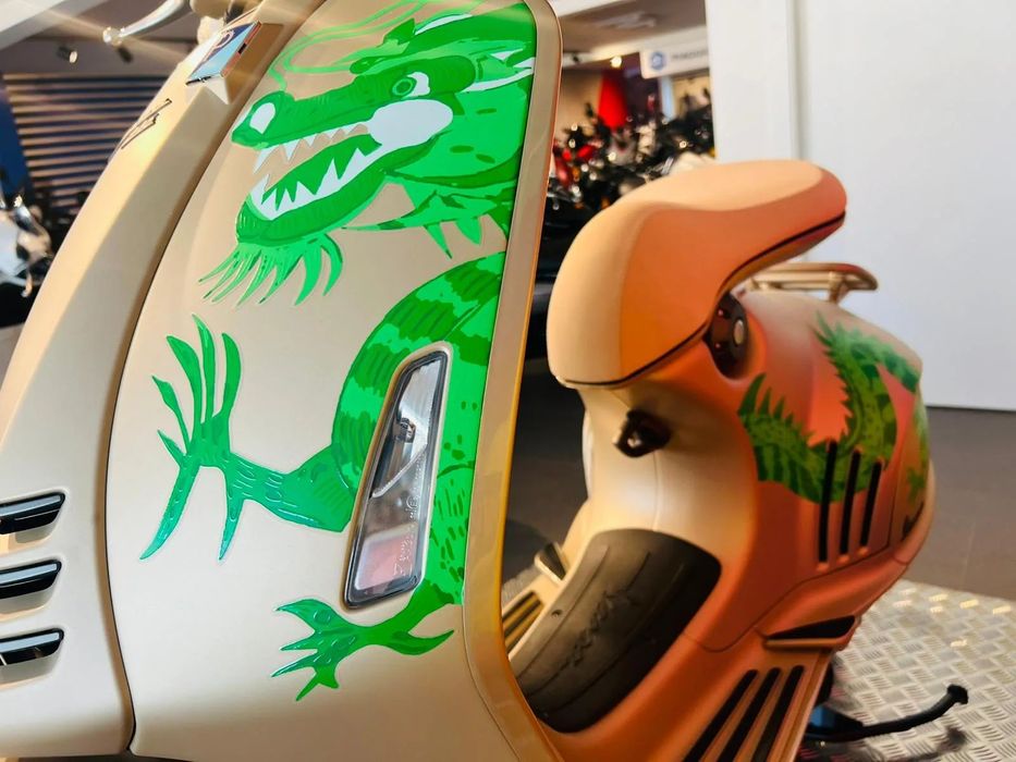 Vespa Vespa  946 DRAGON