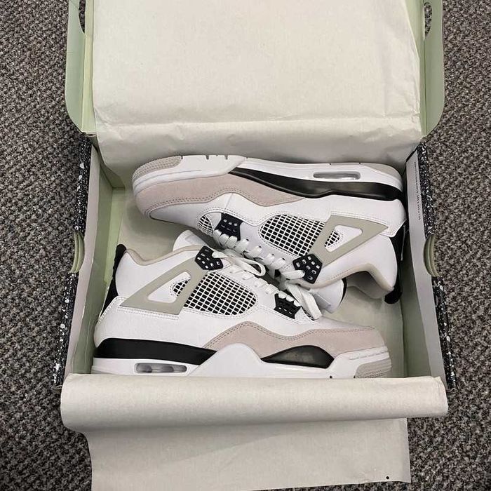 Jordan_4_retro_Military_black Biegania / R.41