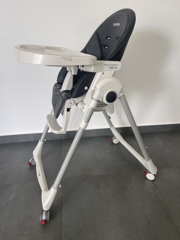 Cadeira de papa Peg-Perego com rodas