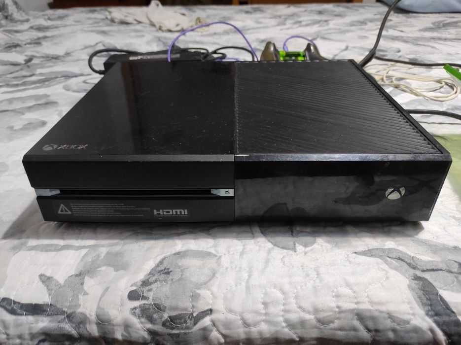 Xbox one 256GB + 1 jogo