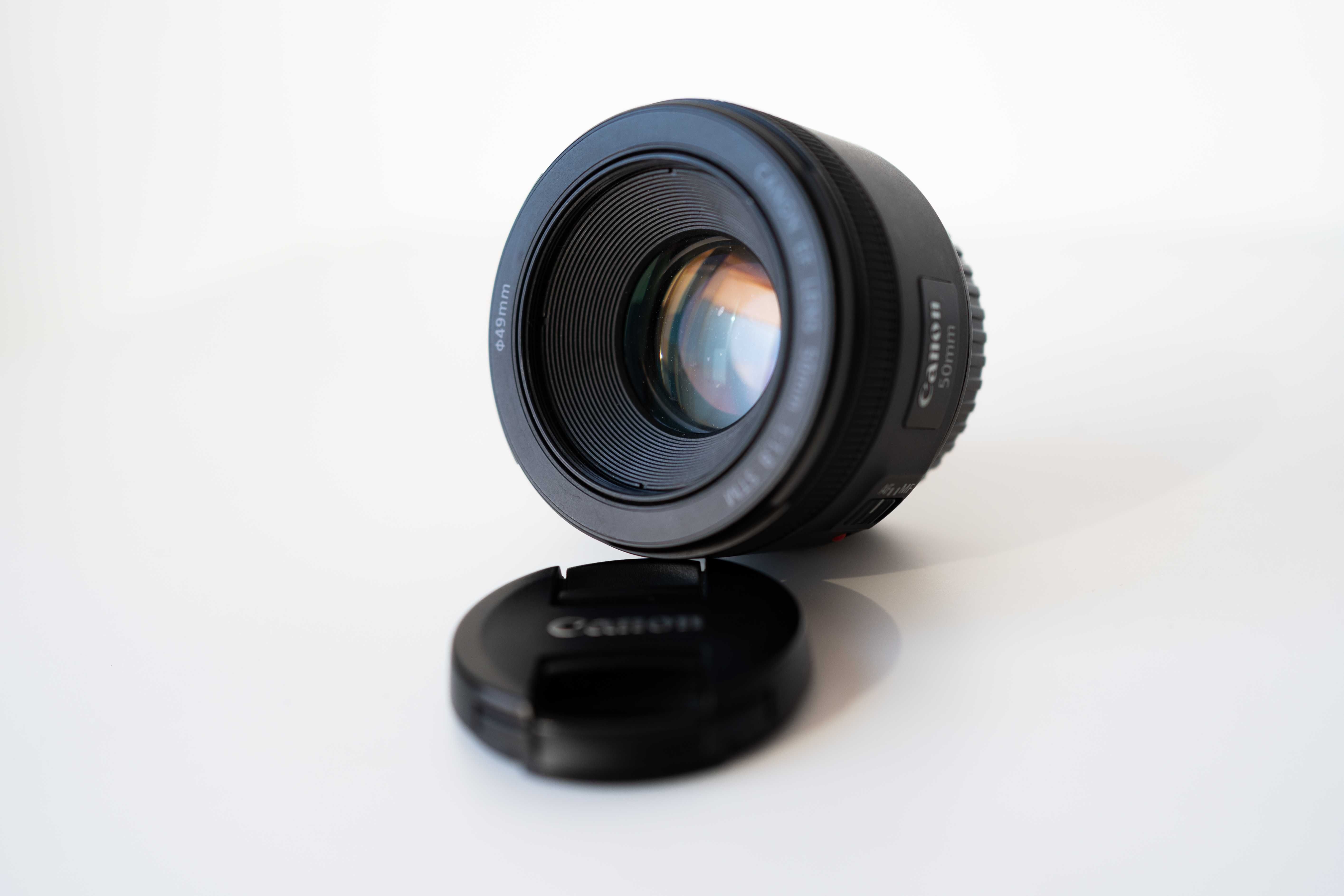 Продам камеру Canon 6D + объектив для камеры Canon EF 50 мм