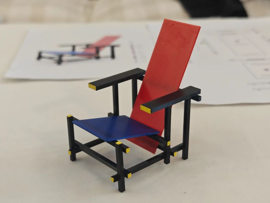 Réplica Sede "Red and Blue Chair" 1:10 (Estilo Rietveld)