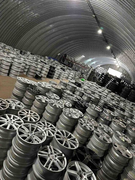 великий склад дисків 5 120 r16 на bmw