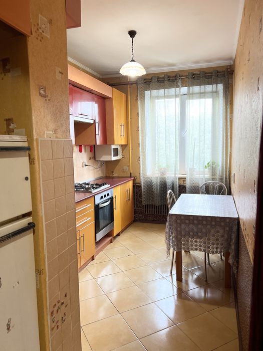 Оренда 2 кімнатної квартири по вул. Коновальця