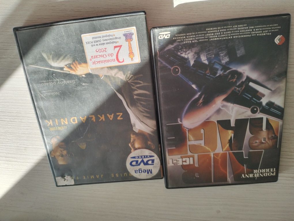 Sprzedam odtwarzacz DVD Philips +  filmy