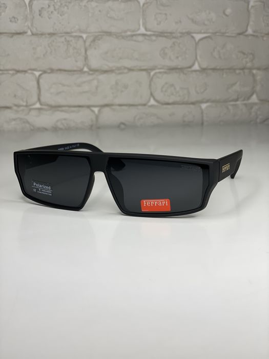 Солнцезащитные очки FERRARI Polarized крупные плоские черные АНТИБЛИК