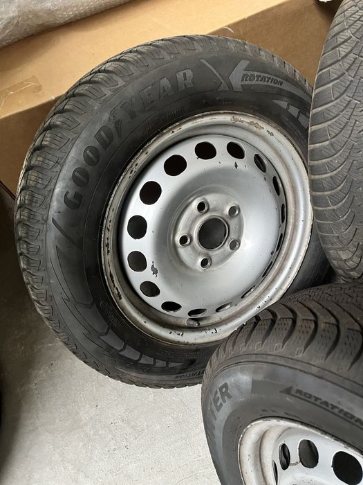 Koła zimowe VW 195/65 15R 5x112 + kołpaki oryginalne