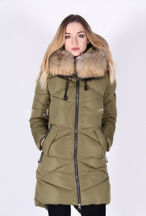 Куртка зимова з натуральним хутром єнота