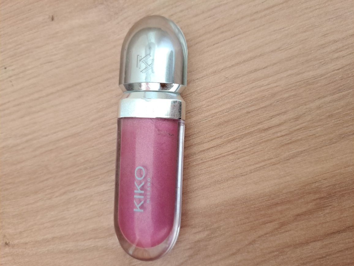 Metal Liquid Lip Colour  Kiko
Batom líquido metalizado de alta cobe