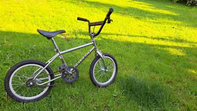 rower dziecięcy w typie BMX