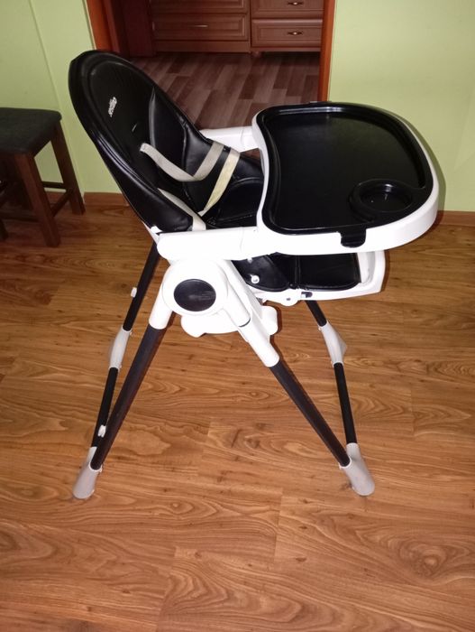 Krzesełko do karmienia plus łóżko turystyczne z materacem!