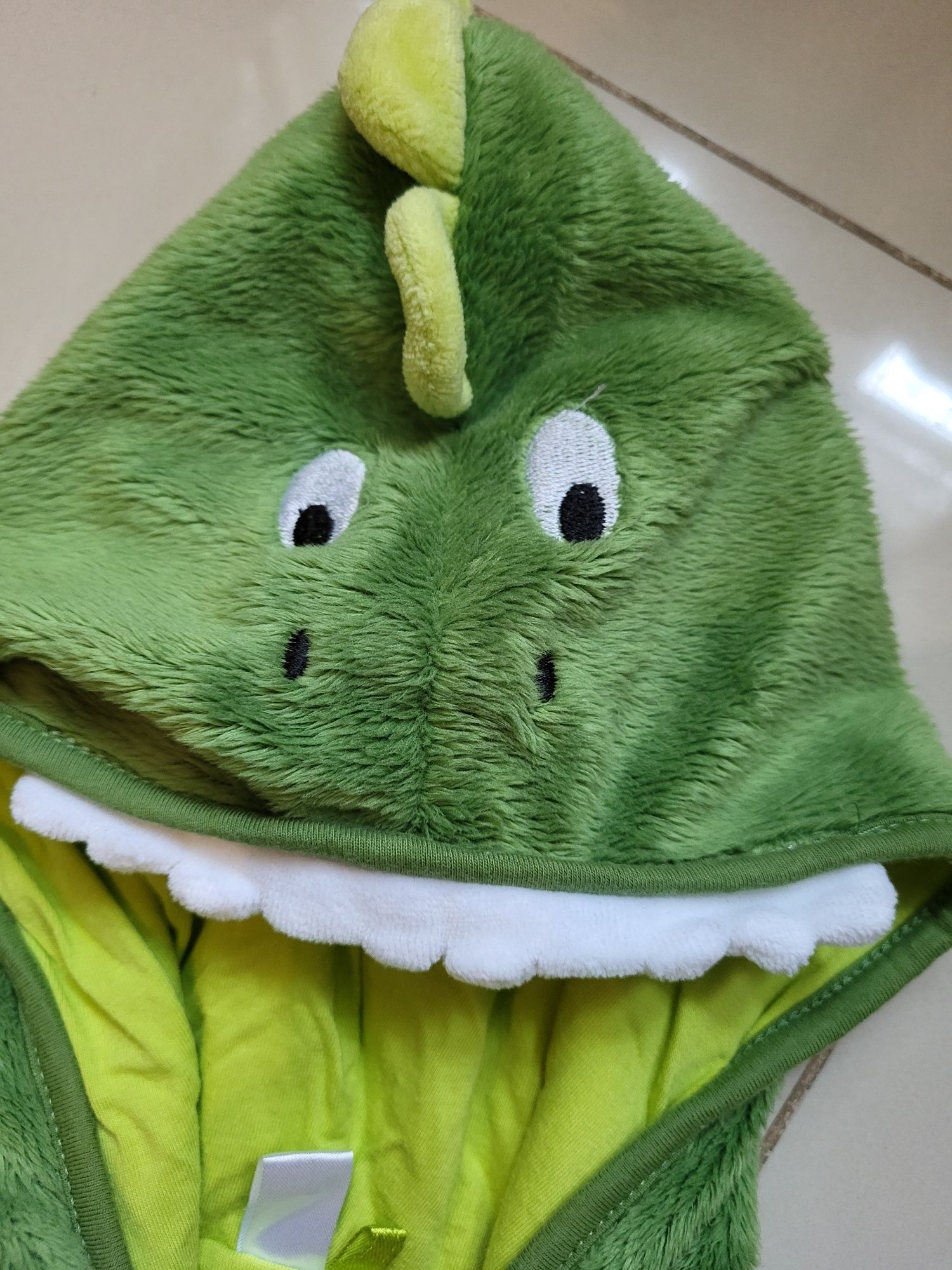 Bluza dinozaur r.86 jak nowa