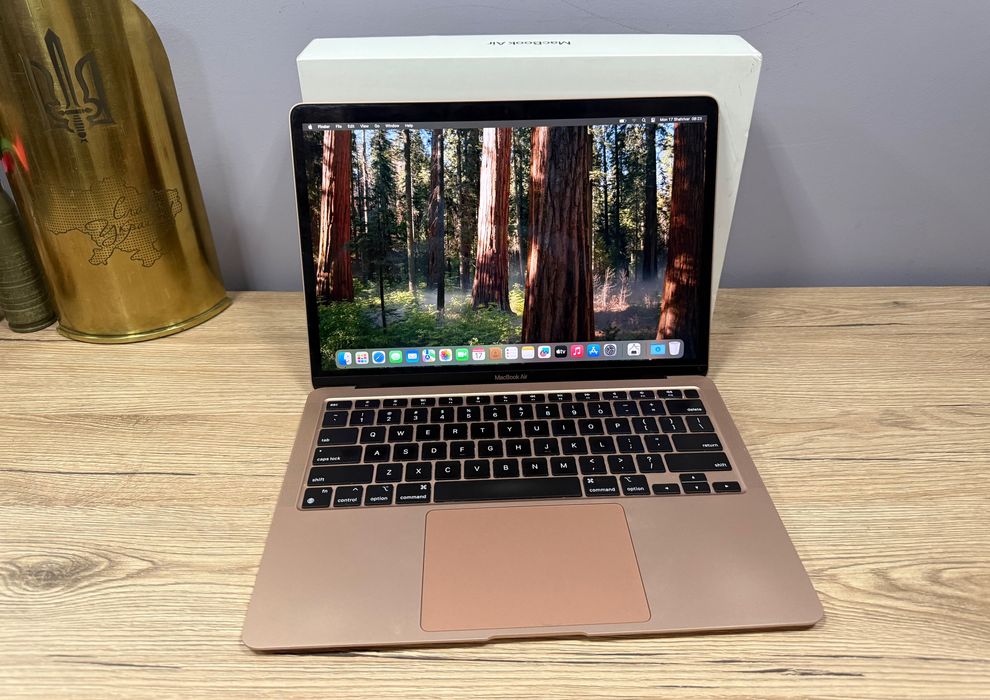 MacBook AIR 13 M1/8 CPU/ 8 GPU/8 Ram/ 512 Gold MGNE3