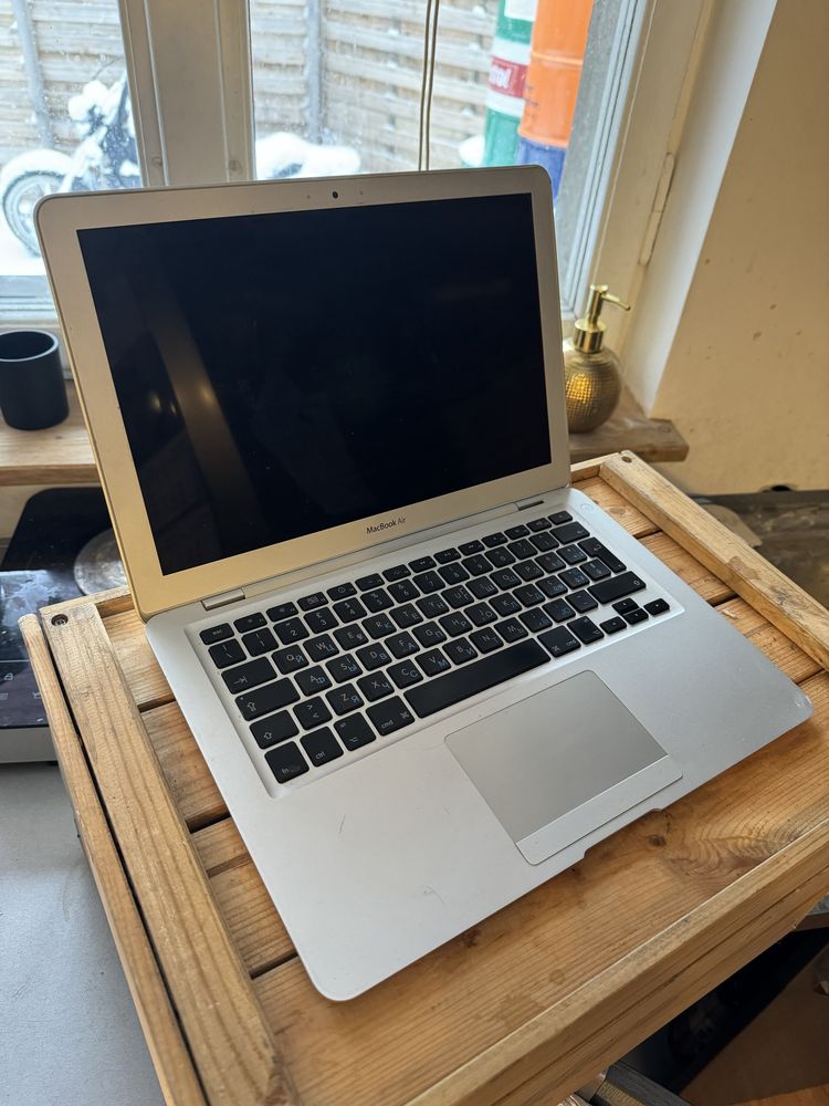 MacBook Air 13” - 1,86GHz Intel, 2GB RAM.