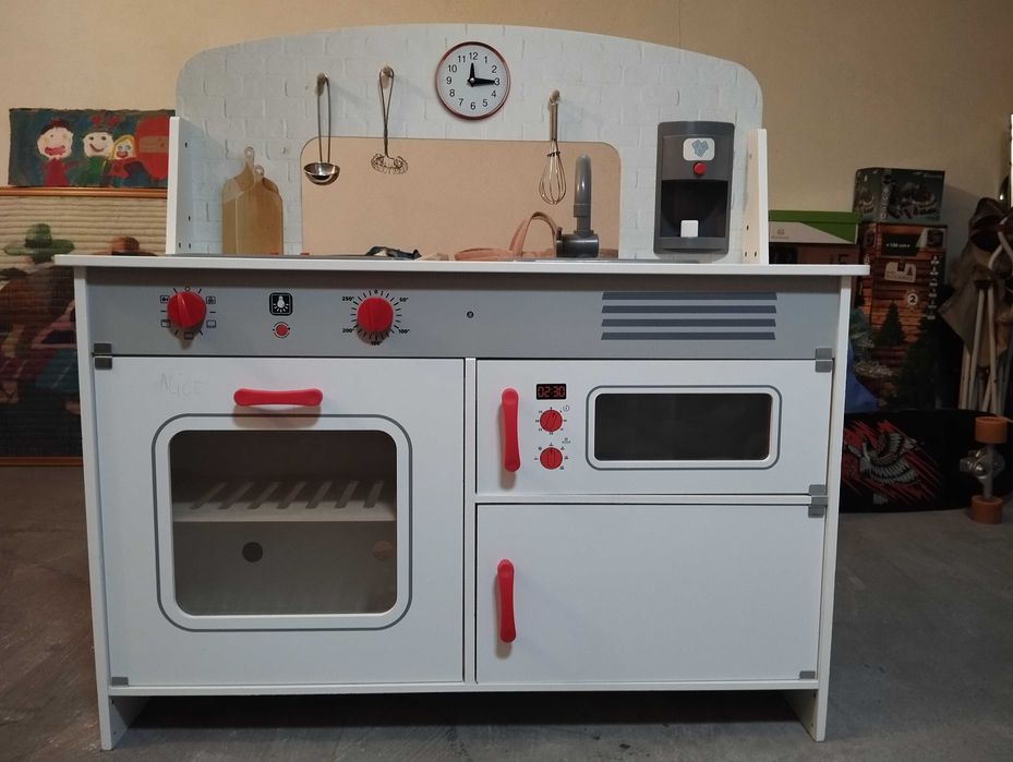 Cozinha de criança em Madeira (excelente estado)