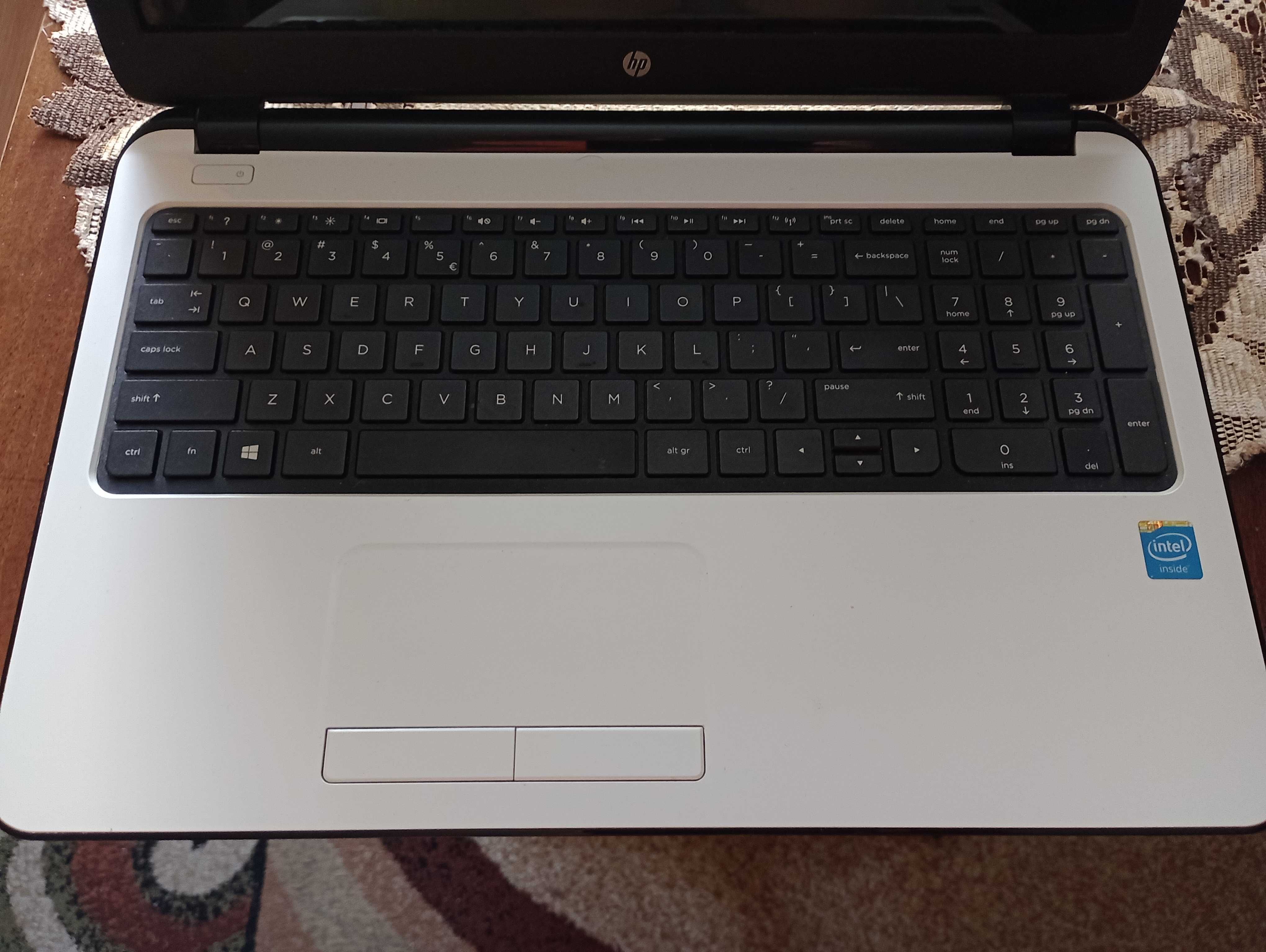Używany na części lub do odnowienia Laptop Hewlett-Packard 15-R101NW
