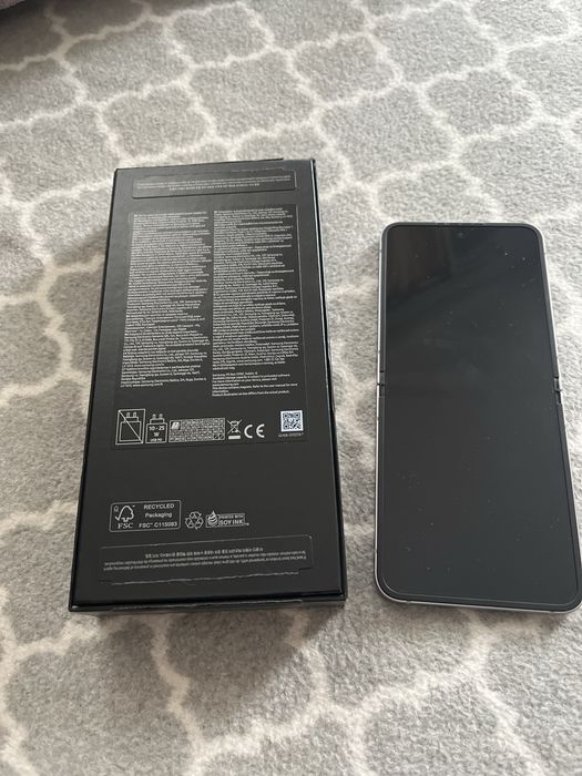 Samsung Galxy Z Flip 6