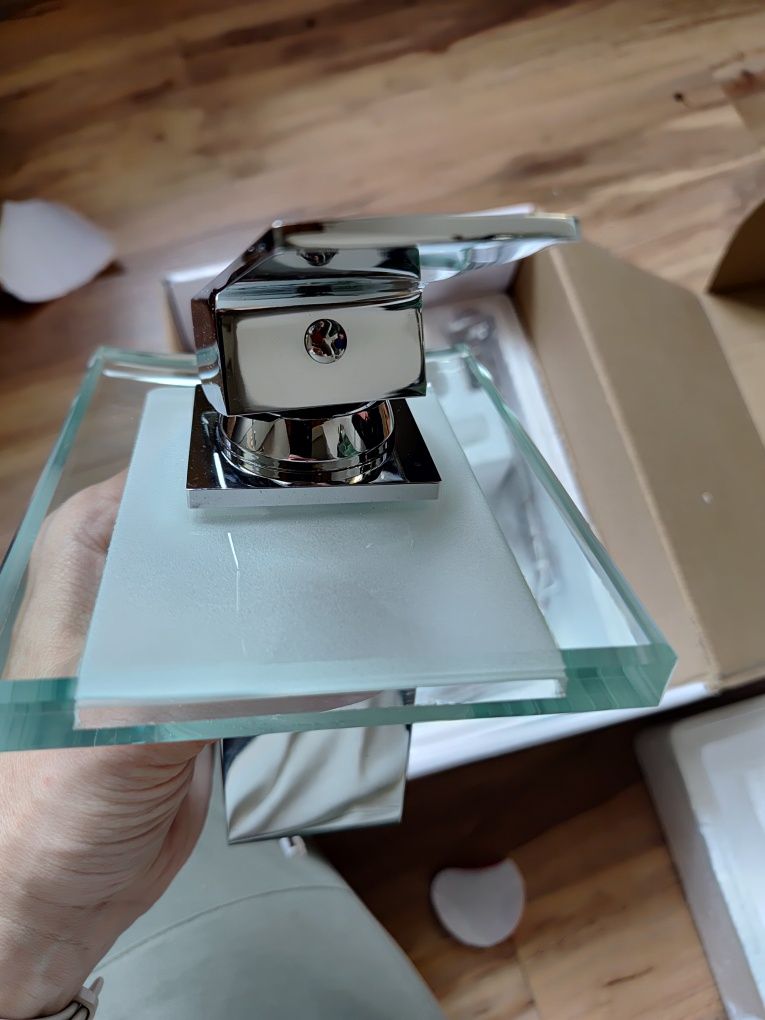 Bateria/kran  wodospad podświetleniem led