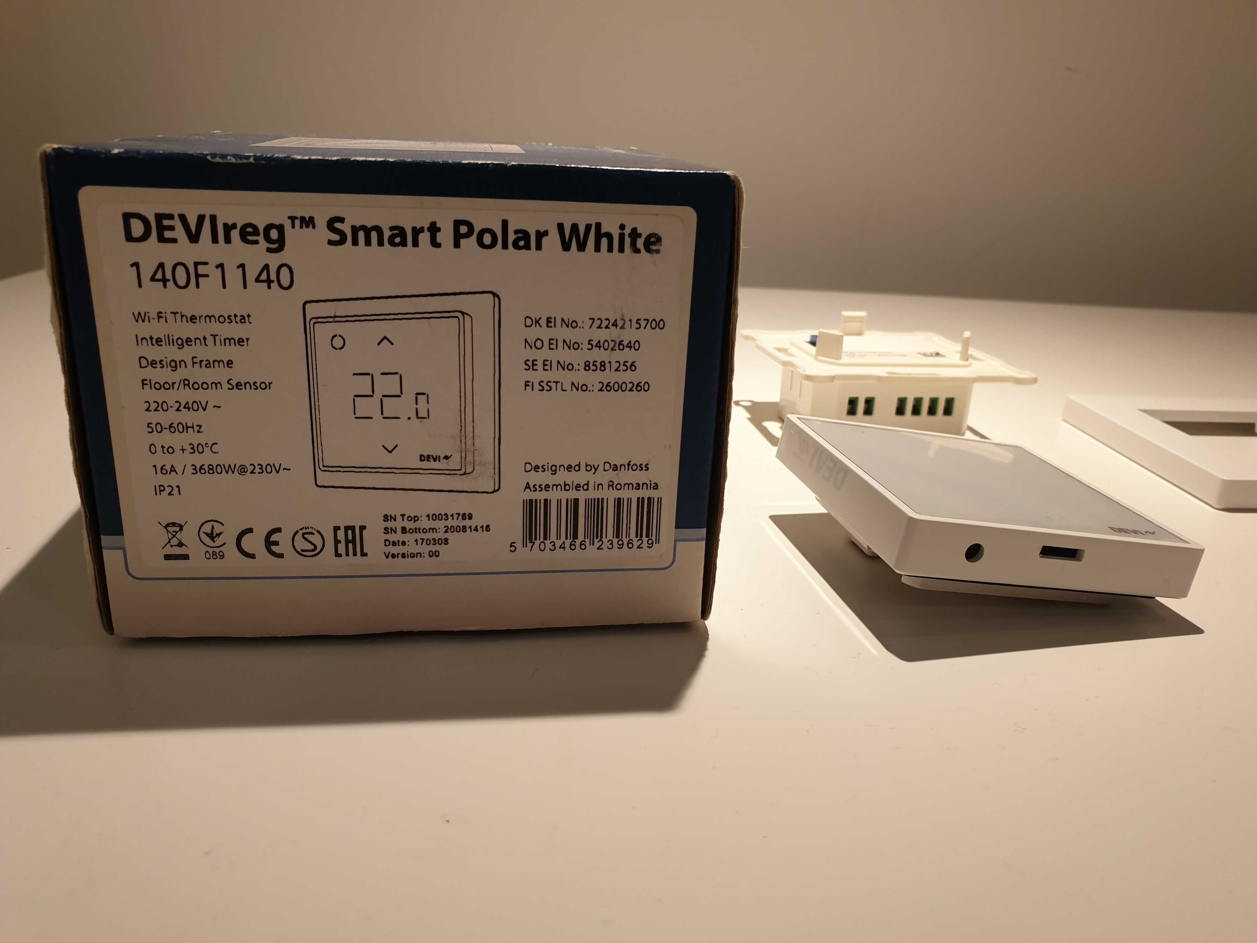 Termostat DEVIreg Smart Wi-Fi 140F1140 śnieżnobiały (RAL 9016)