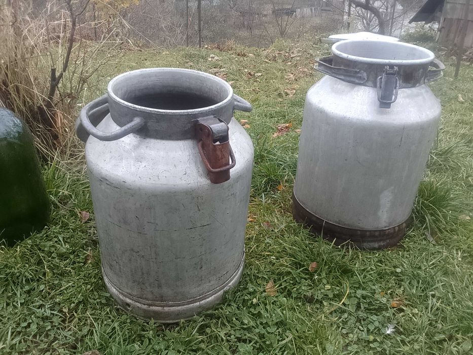 Бідони 2 шт.алюмінєві з кришками