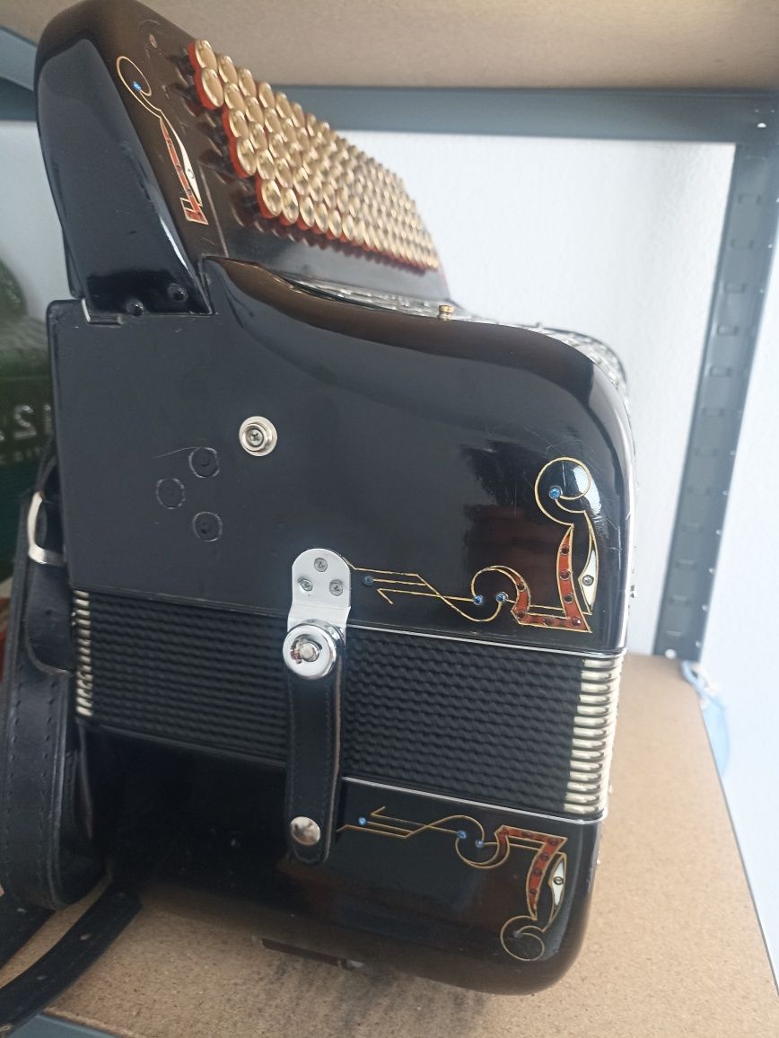 Acordeon Fratelli crosio 3 voz c/ cassoto