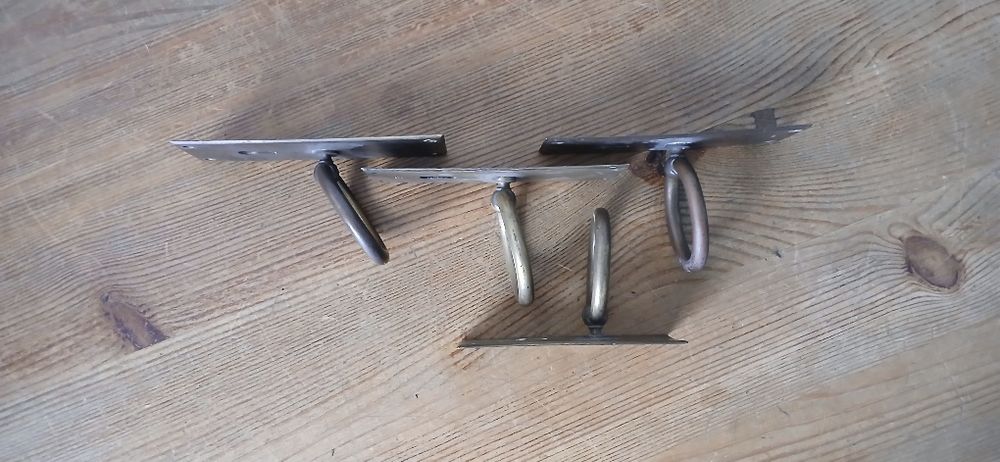 Stare uchwyty mosiężne do szafy, szuflady.