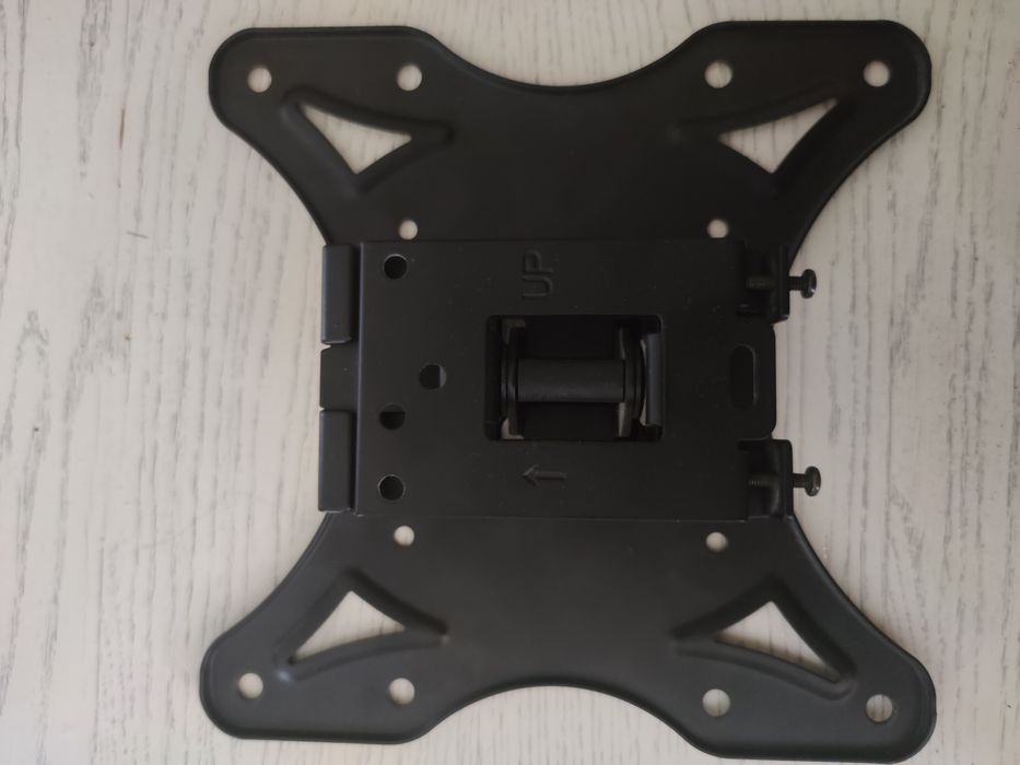 Кріплення телевізора на стінку