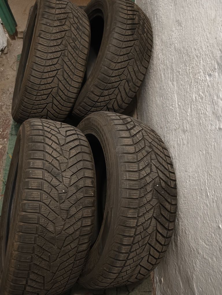 Opony zimowe Yokohama BluEarth Winter V905 225/55R16 99 H 
XL, RPB