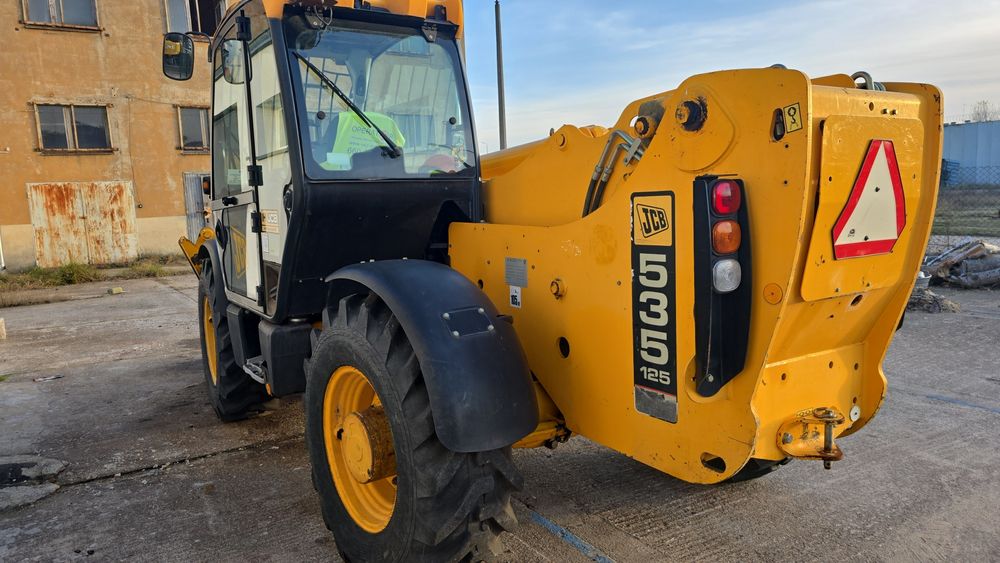 Ładowarka  JCB 535-125 - krajowa.