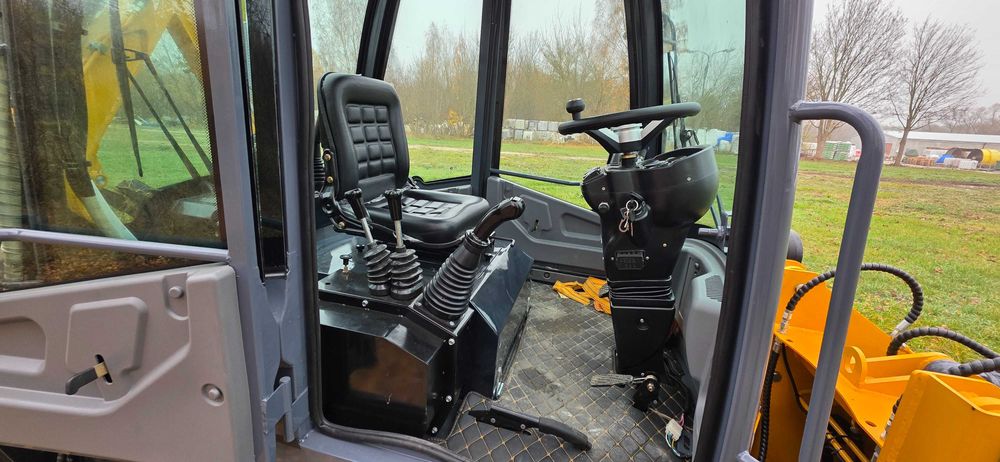 Minikoparka Koparko Ładowarka Przegubowa Akcesoria Klima OC