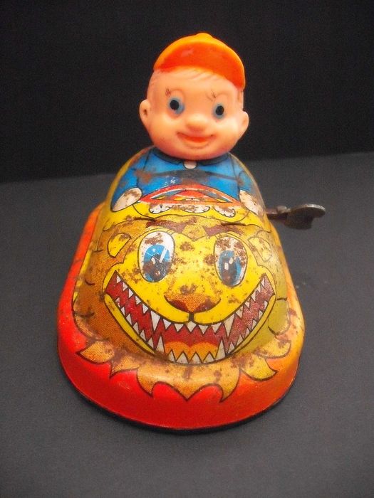 Boneco em chapa antigo Japonês