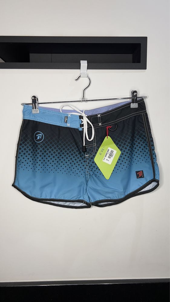 Damskie Spodenki do kolan firmy JETTRIBE Racing. Shorts. Skuter wodny.