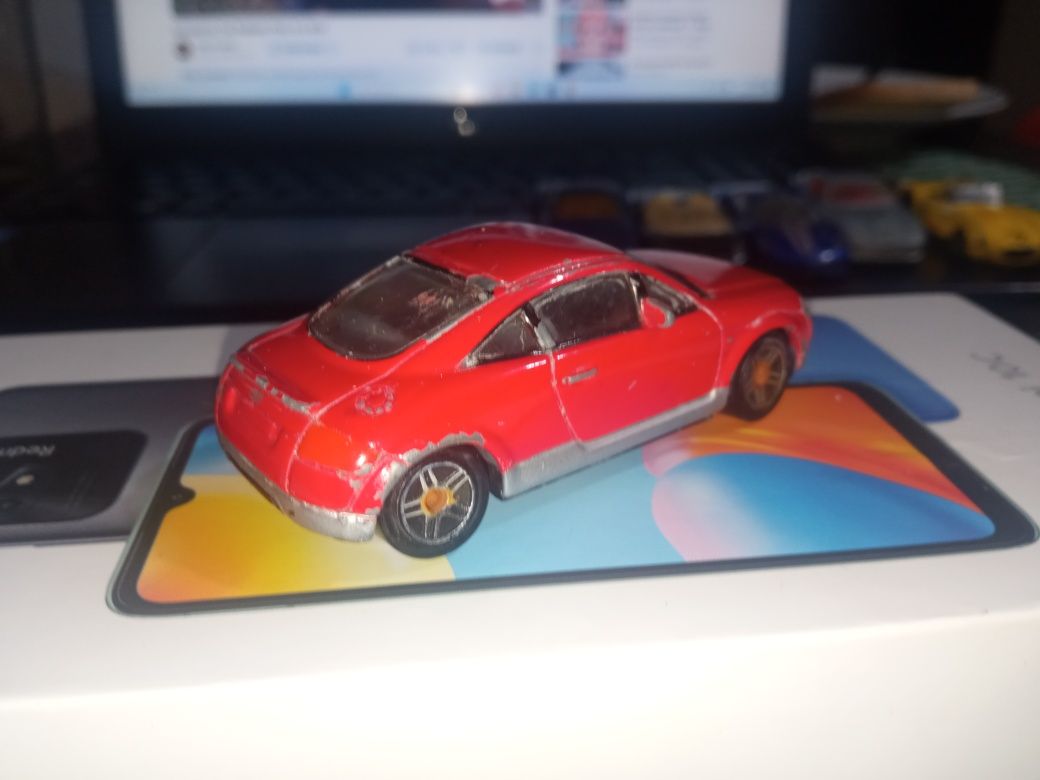 Audi TT realtoy nie hot wheels czerwony
