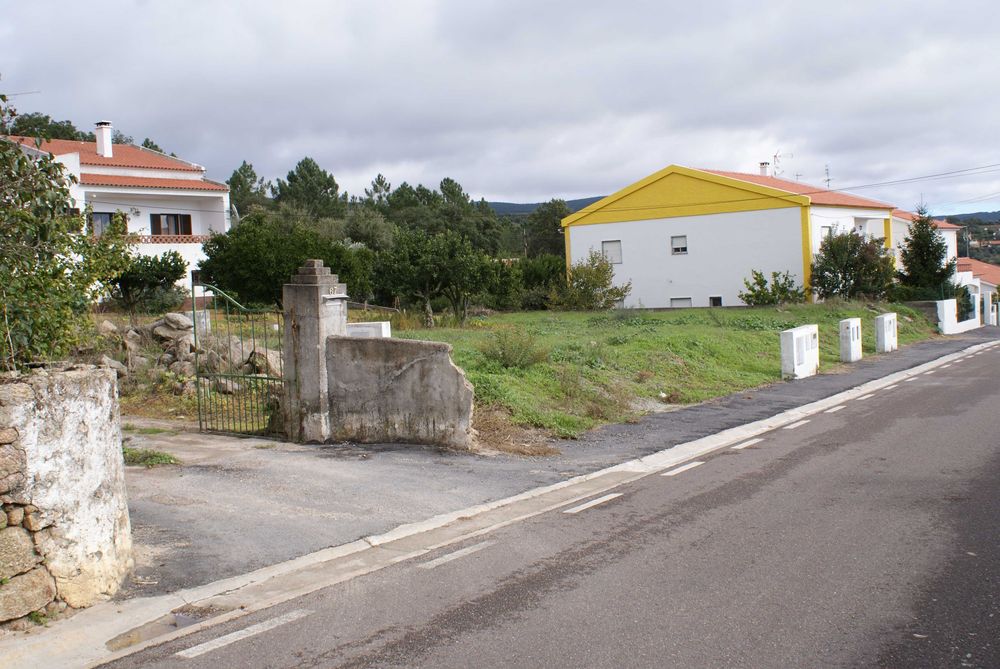 Vendo dois lotes de terreno com infraestruturas feitas