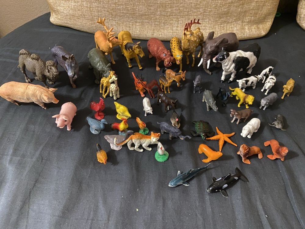 Набір іграшкових тварин