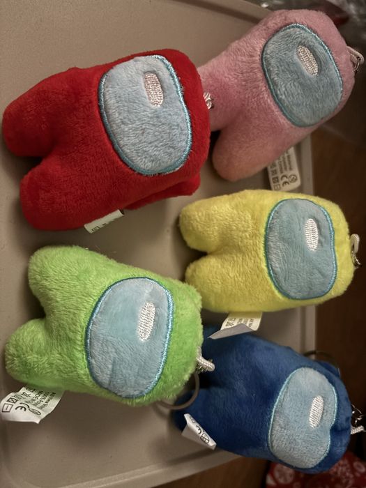 Porta-chaves Among us - novos - várias cores