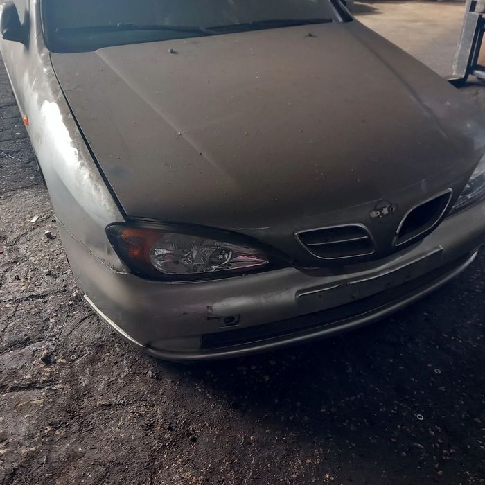 Capot e farois nissan primera p11