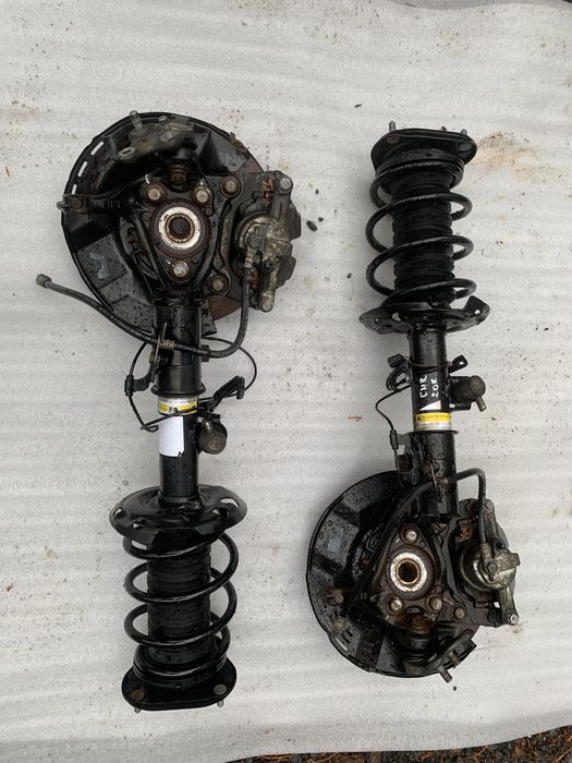 Амортизатор Toyota CHR Тормоза ступеця Mcpherson