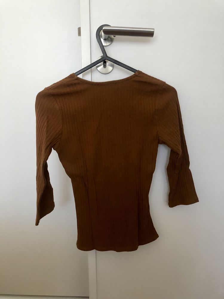 Blusa camel Bershka