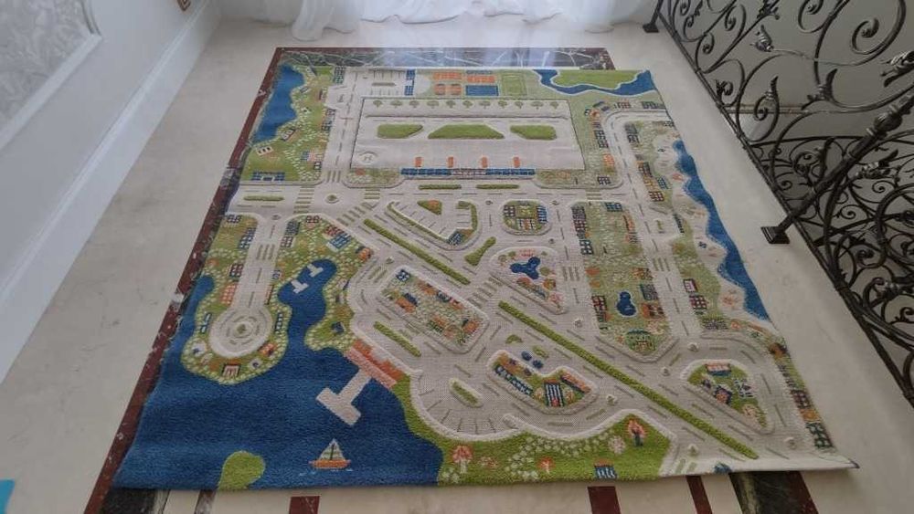 Dywan dziecięcy  3D Miasto portowe 2x2m IVI Carpets Stan bdb 3 free