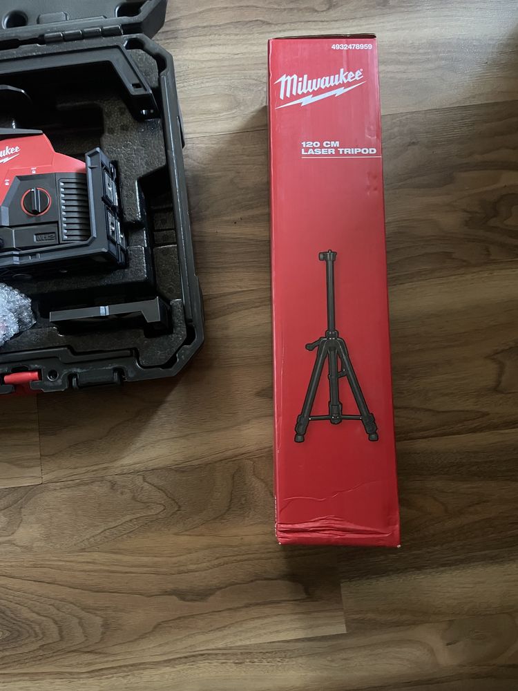 Laser milwaukee M12CLLP krzyzowy liniowo punktowy nowy