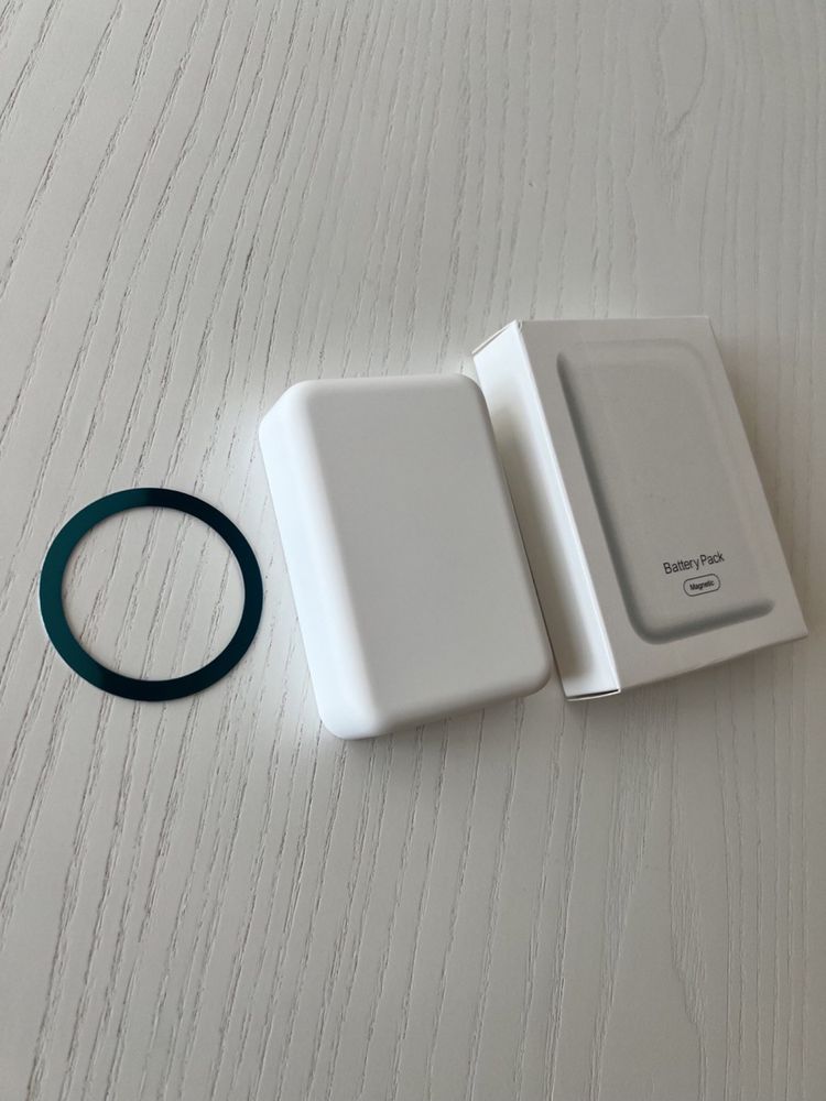 MagSafe PowerBank для iPhone з ємністю 10 000 мАч.