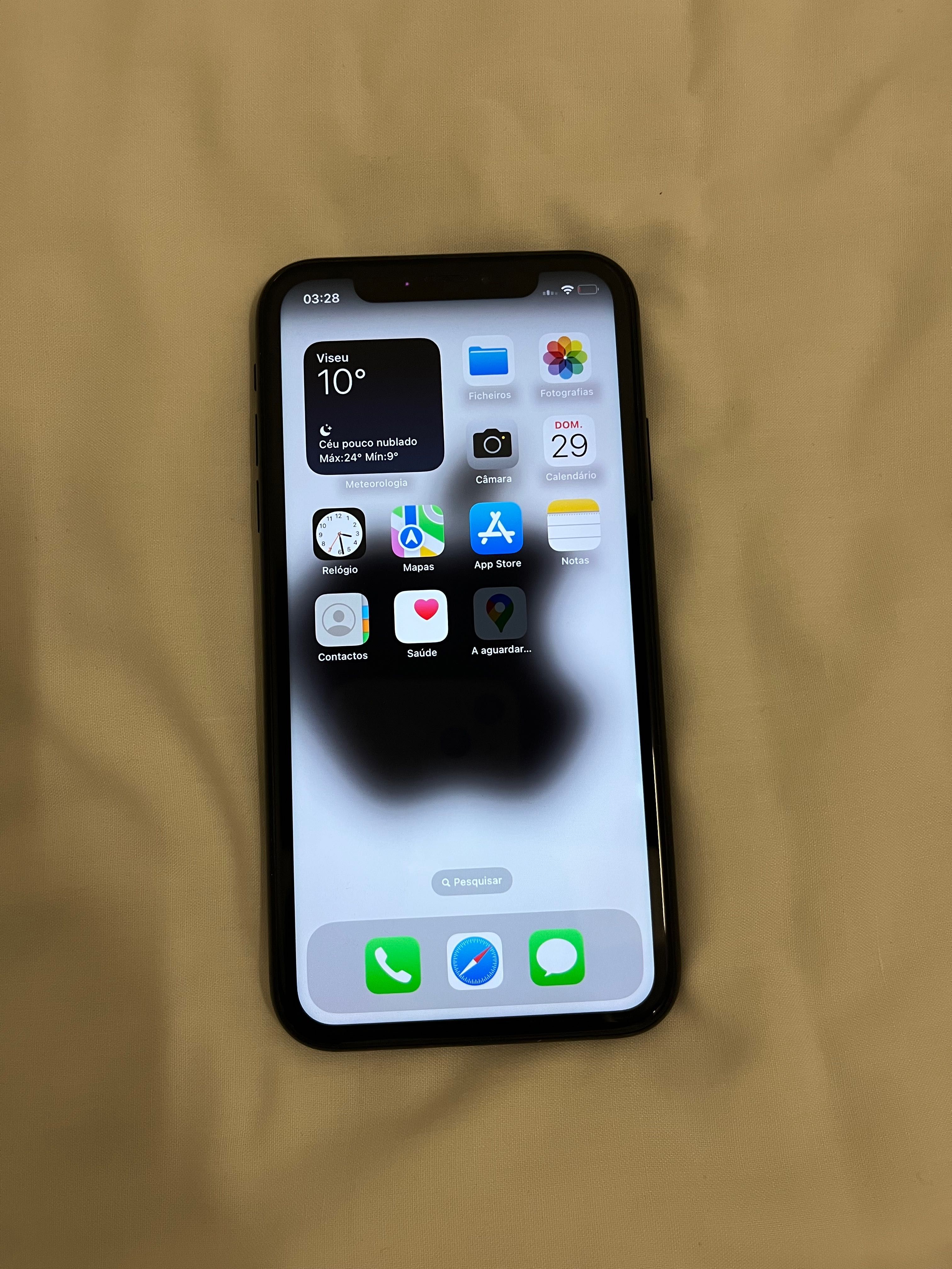 iPhone XR com caixa