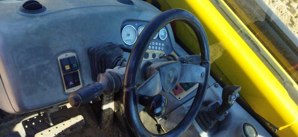 Ładowarka teleskopowa HAULOTTE HTL 4017 rok 2009