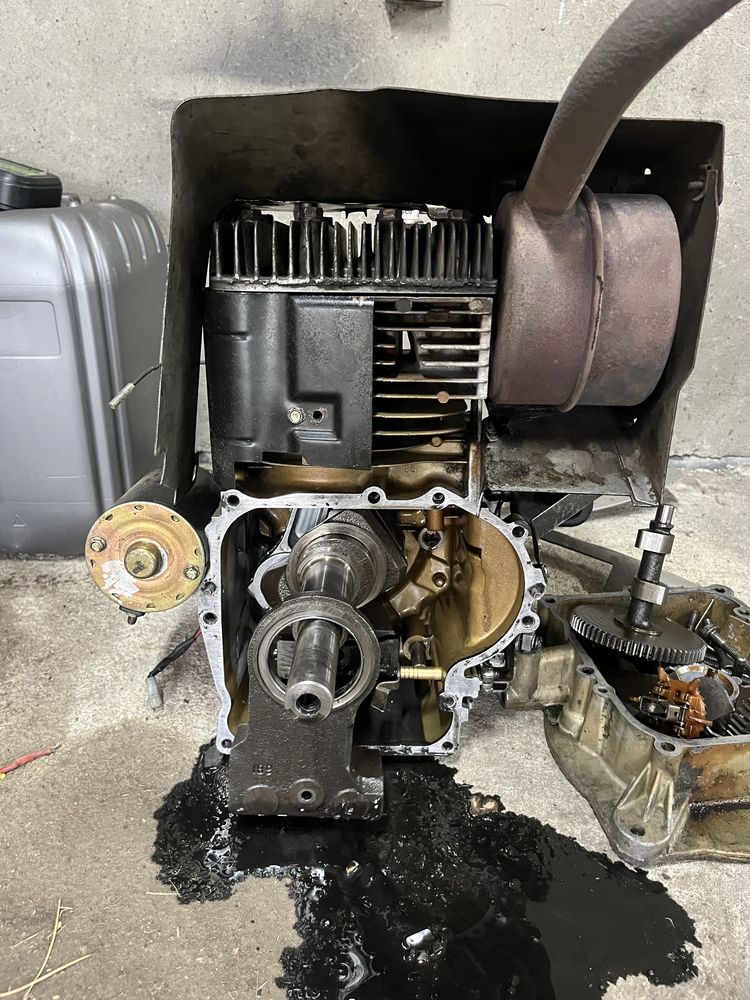 Silnik na Części Briggs & Stratton  13HP