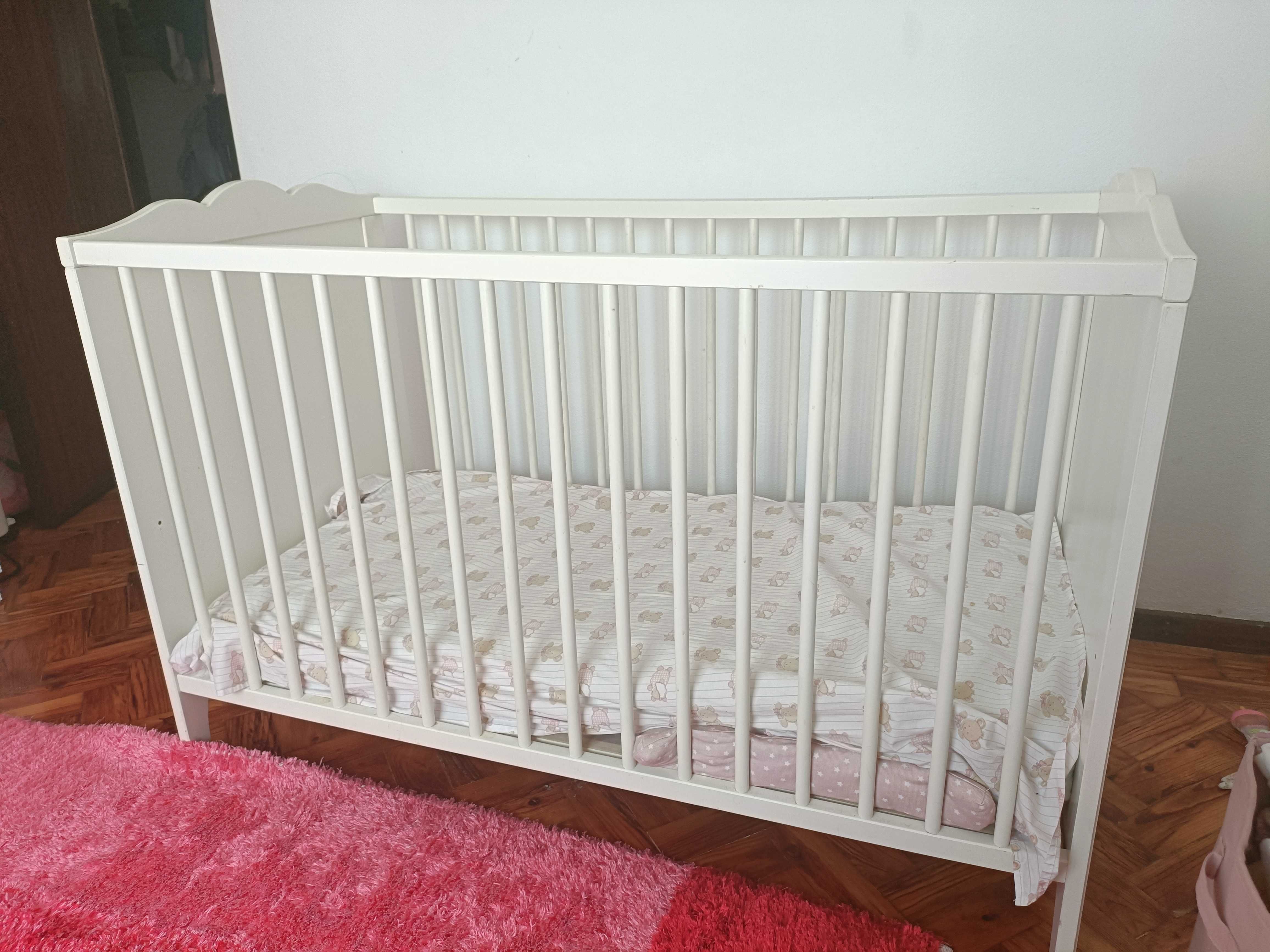 Cama de bebé, branca