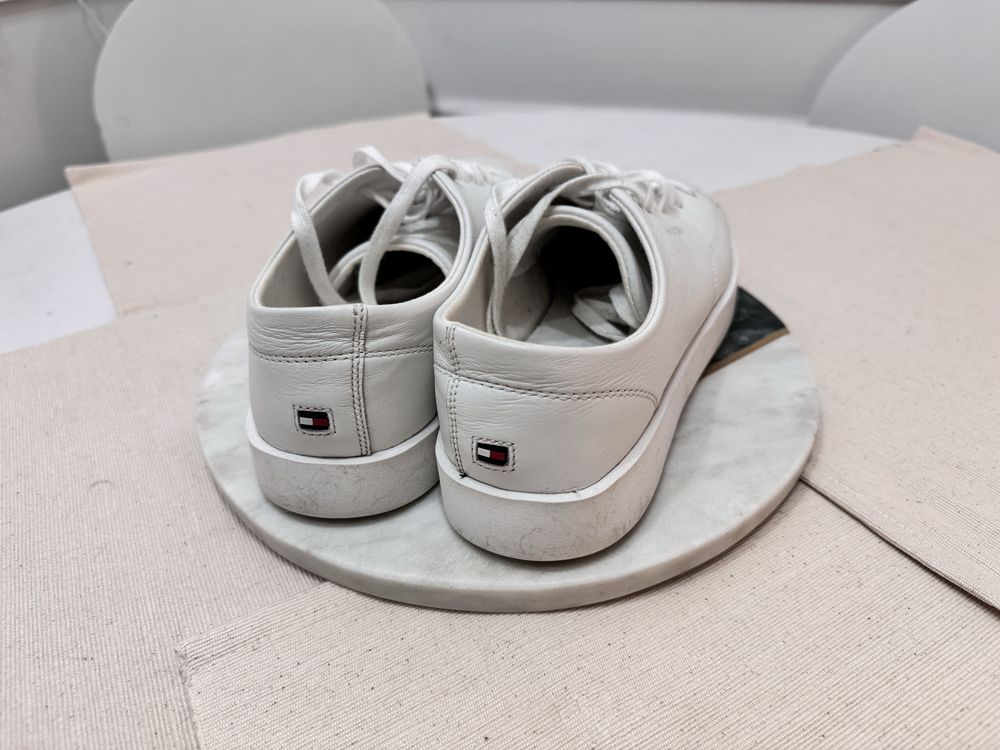 Białe buty sneakersy Tommy Hilfiger 43/44