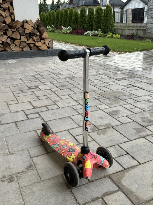 Hulajnoga dziecięca trójkołowa